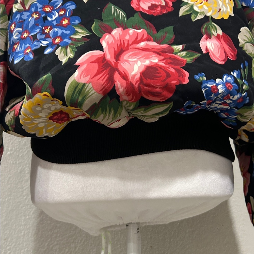 Vintage Liz Claiborne Floral Puffy Bomber Jacket Floral Women's Bomber Jacket - Picture 11 of 16
